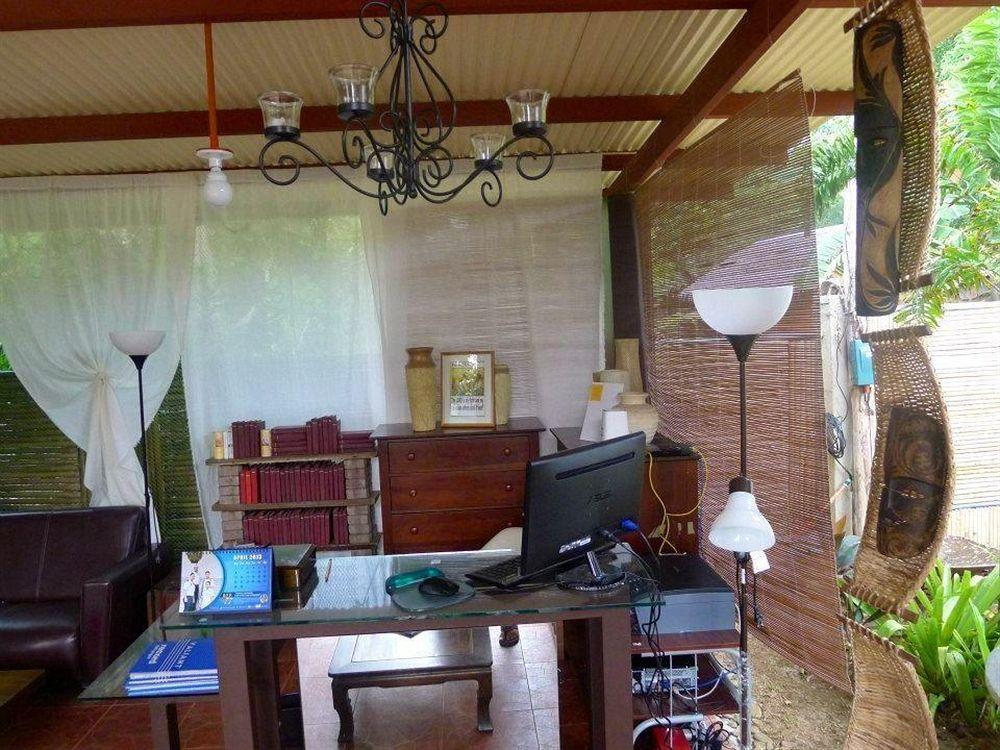 By The Bay, Jacana Bed & Breakfast Puerto Princesa Bagian luar foto
