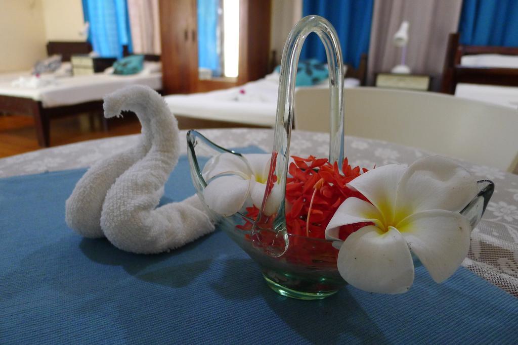 By The Bay, Jacana Bed & Breakfast Puerto Princesa Bagian luar foto