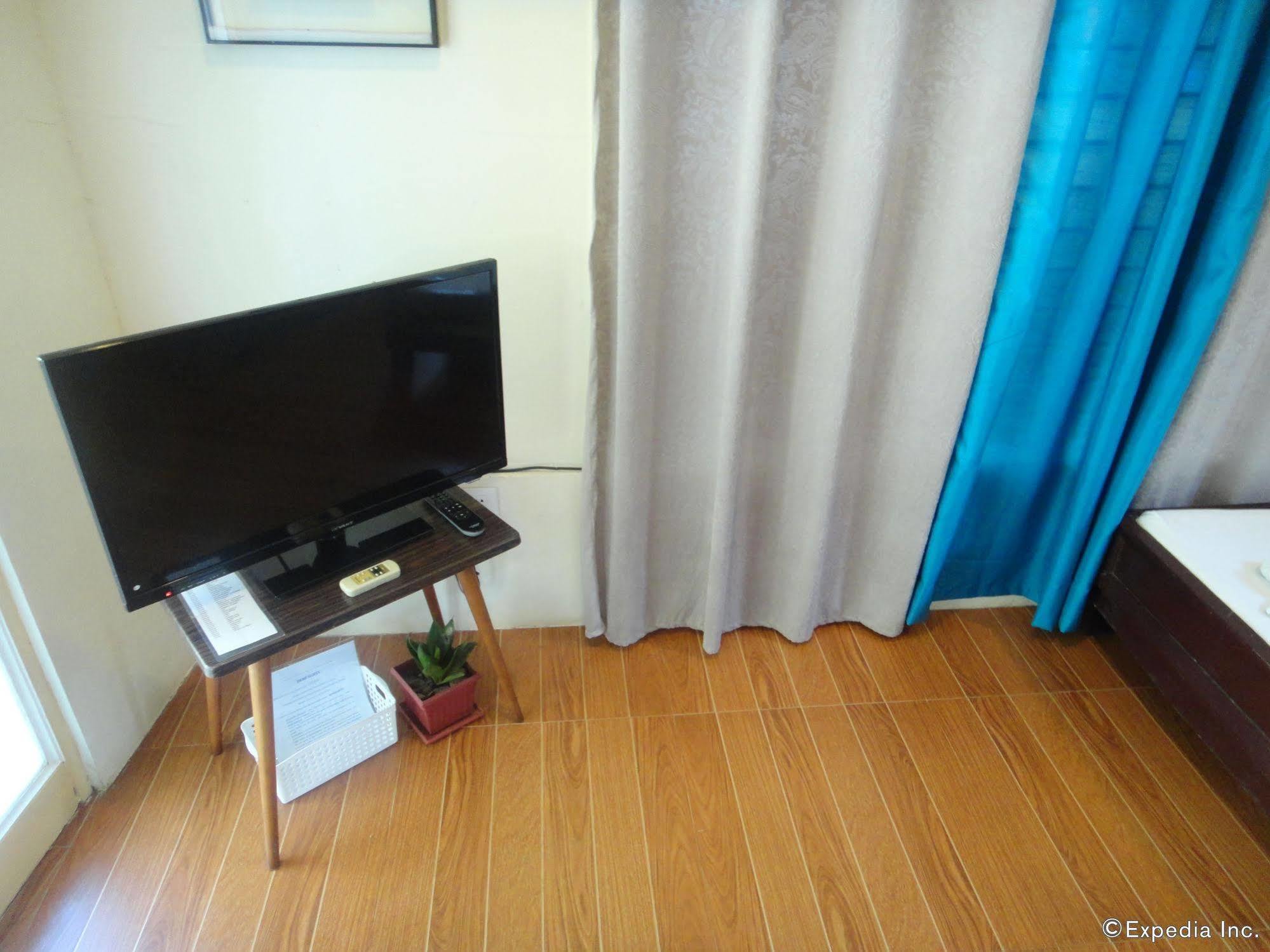 By The Bay, Jacana Bed & Breakfast Puerto Princesa Bagian luar foto