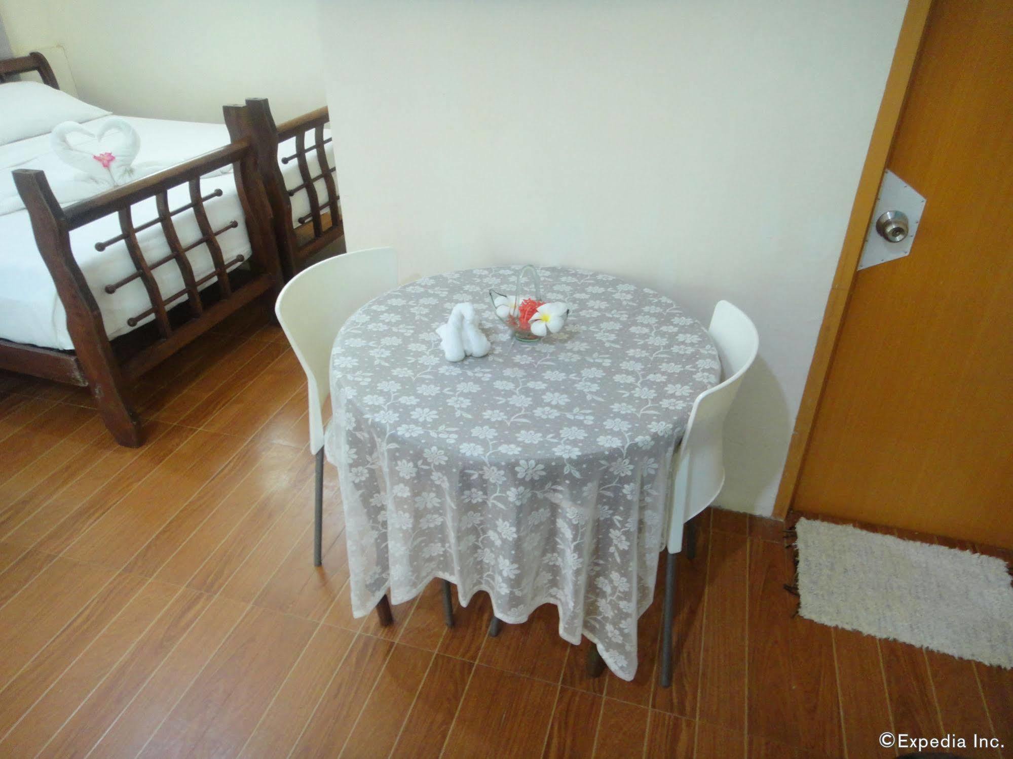 By The Bay, Jacana Bed & Breakfast Puerto Princesa Bagian luar foto