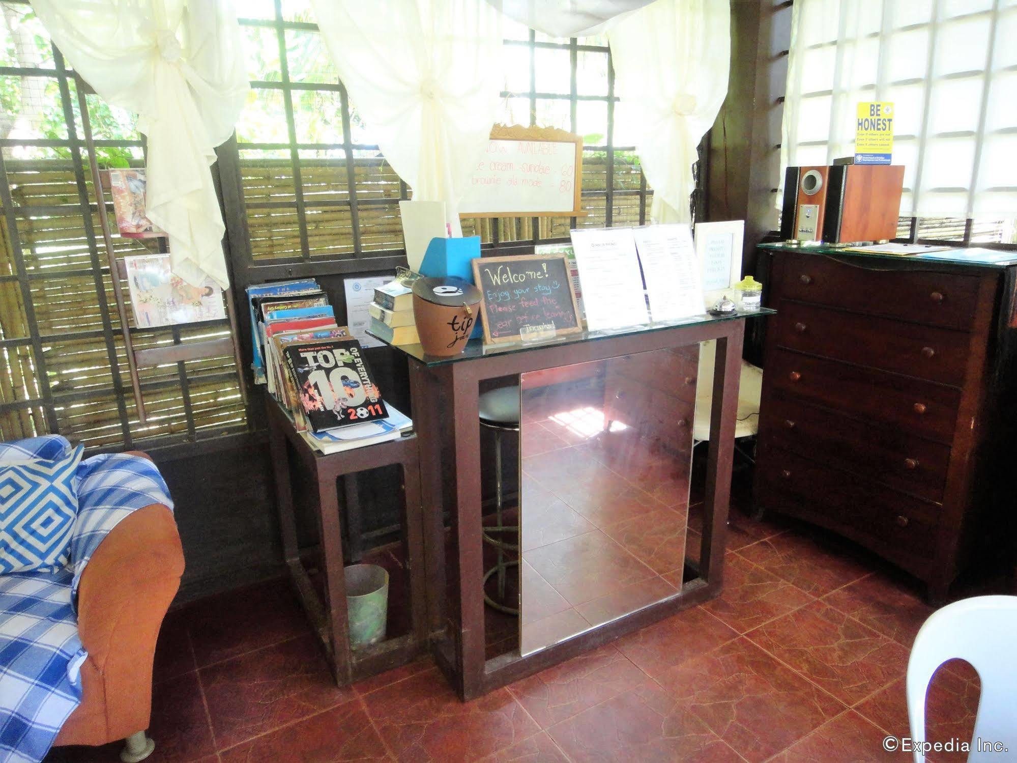 By The Bay, Jacana Bed & Breakfast Puerto Princesa Bagian luar foto