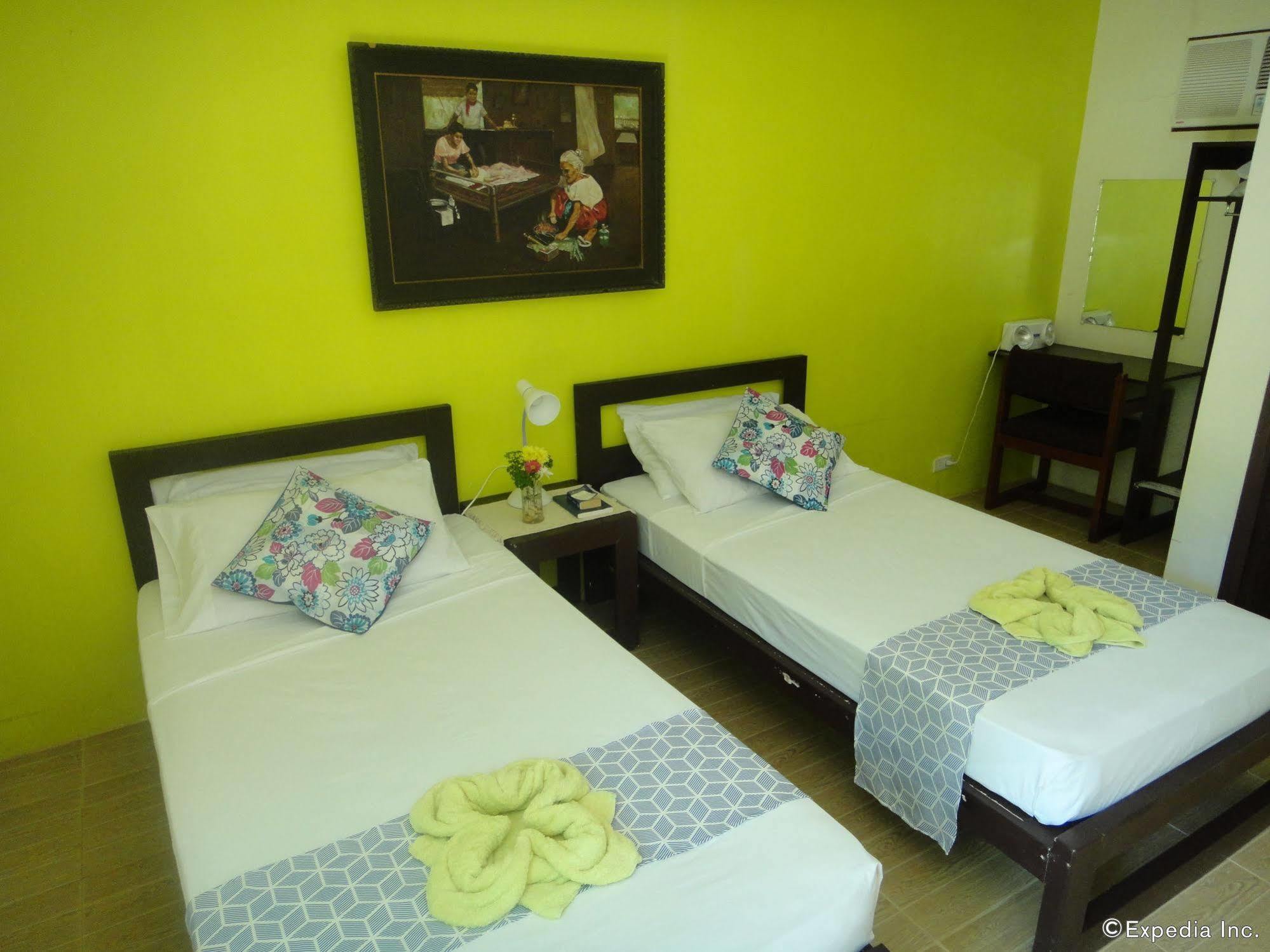 By The Bay, Jacana Bed & Breakfast Puerto Princesa Bagian luar foto