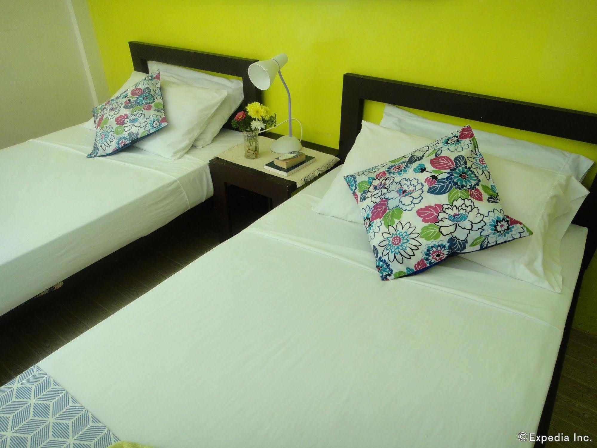 By The Bay, Jacana Bed & Breakfast Puerto Princesa Bagian luar foto