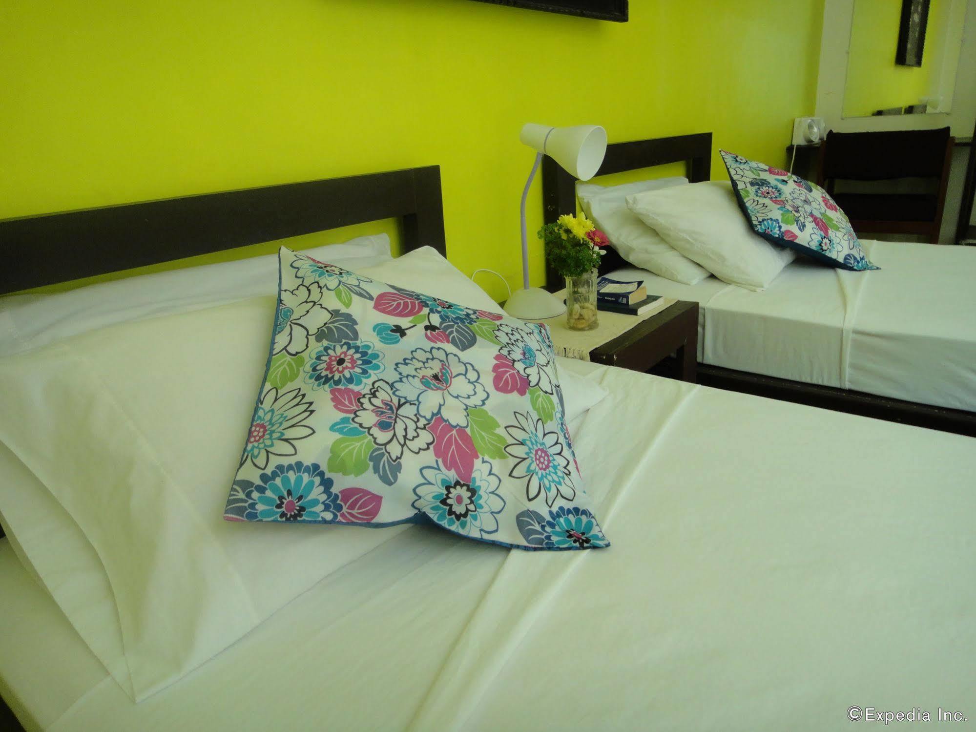 By The Bay, Jacana Bed & Breakfast Puerto Princesa Bagian luar foto