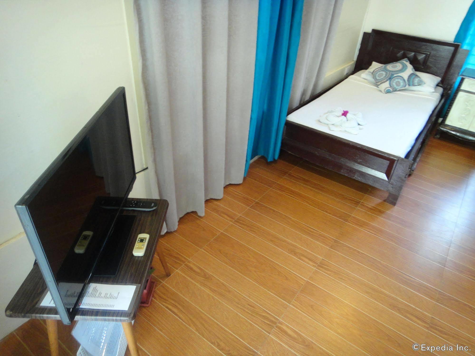 By The Bay, Jacana Bed & Breakfast Puerto Princesa Bagian luar foto